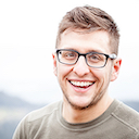 Photo of customer Tom, HR Manager